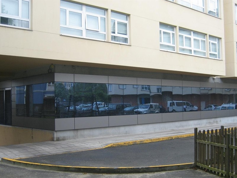 FACHADA LARSON Y CRISTAL