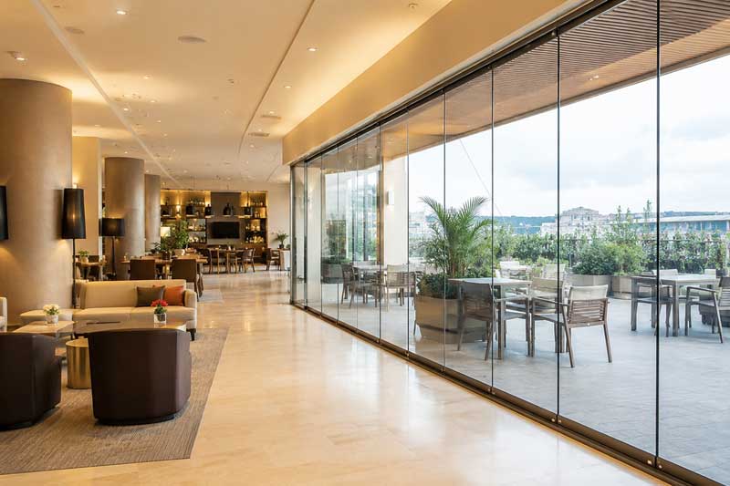 Cerramiento de cristal en un hotel de A Mariña Lucense