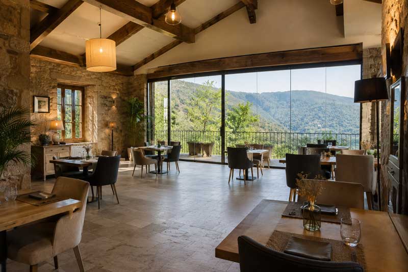 Cortina de cristal y fachada Larson en un restaurante de Foz