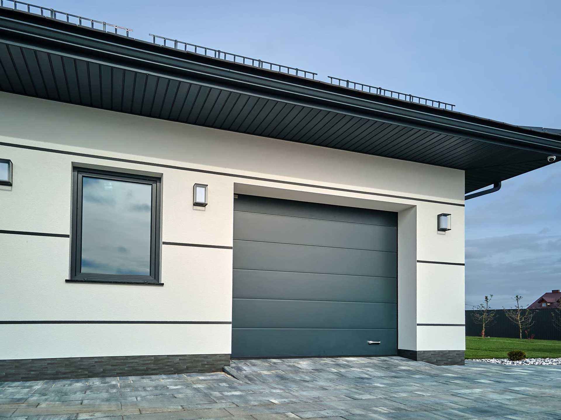 Modelos y acabados de puertas de garaje de aluminio en Foz
