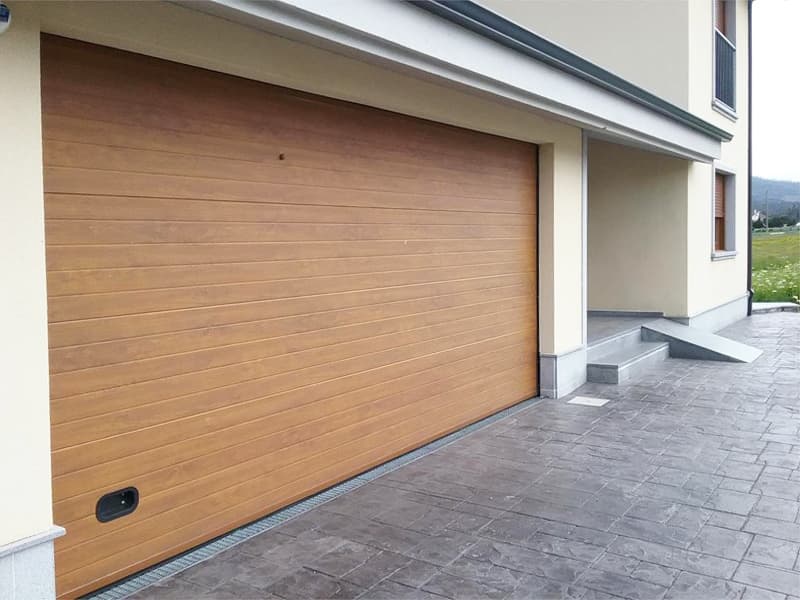 Puertas de garaje para uso residencial en Foz